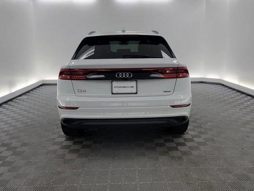 2022 Audi Q8 55 Premium