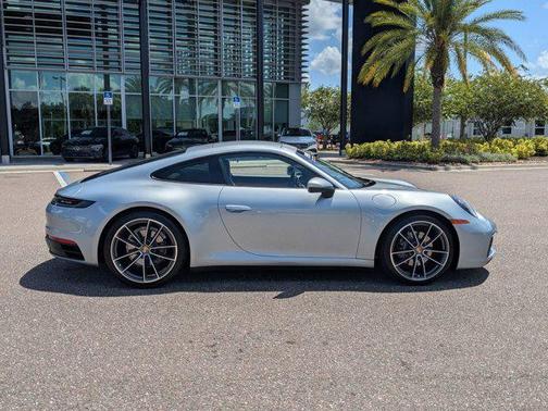 2021 Porsche 911 Carrera