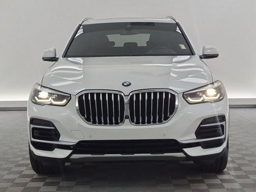 Mineral White Metallic 2022 BMW X5 xDrive40i