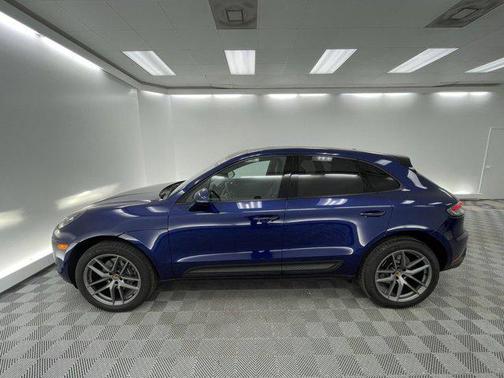 2022 Porsche Macan AWD