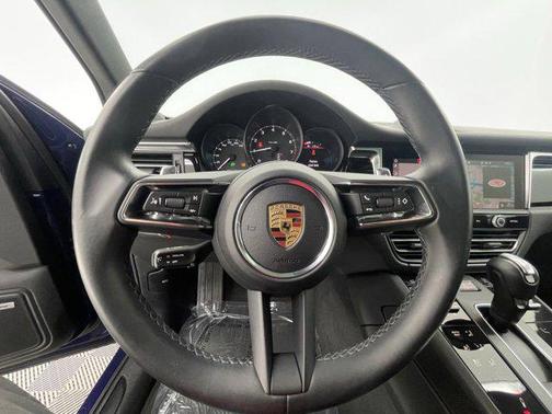 2022 Porsche Macan AWD
