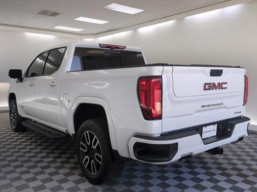 Summit White 2025 GMC Sierra 1500 AT4