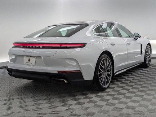2025 Porsche Panamera 4