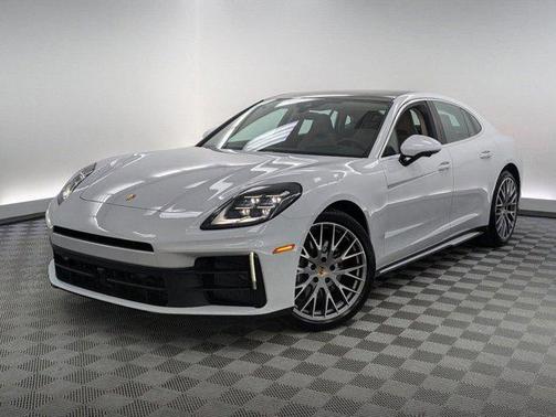2025 Porsche Panamera 4