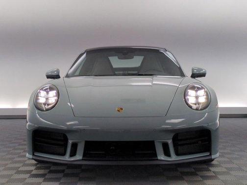 Shade Green Metallic 2025 Porsche 911 Carrera