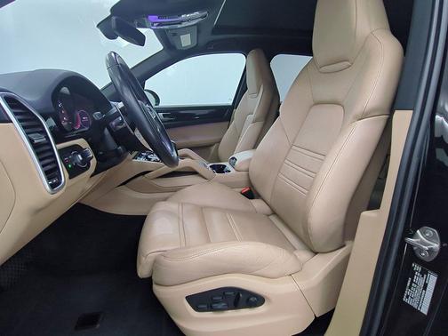 Black 2023 Porsche Cayenne Platinum Edition