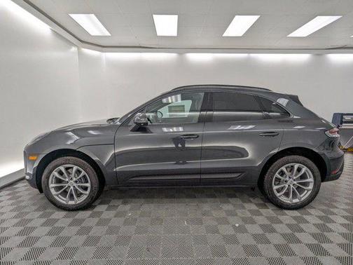 2026 Porsche Macan AWD