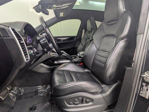 Moonlight Blue Metallic 2022 Porsche Cayenne GTS