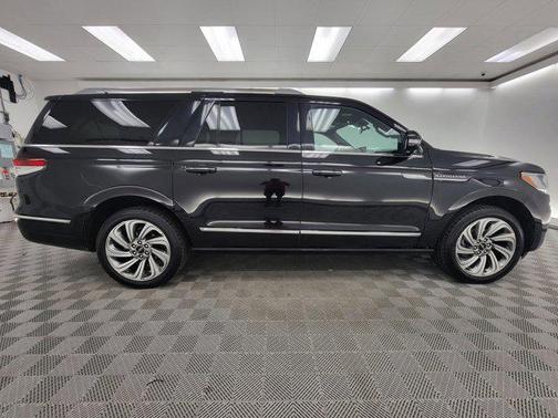 2024 Lincoln Navigator Premiere