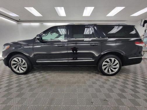 2024 Lincoln Navigator Premiere