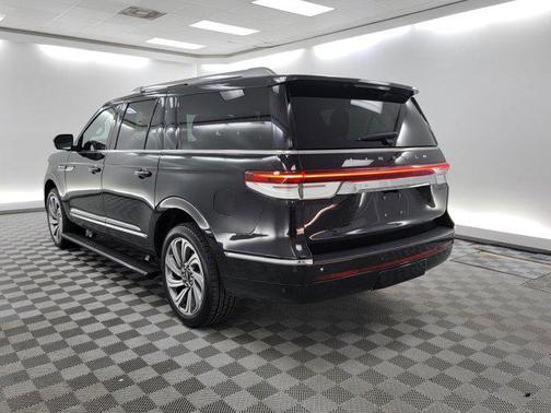 2024 Lincoln Navigator Premiere