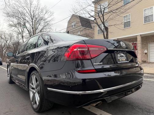 2017 Volkswagen Passat 1.8T R-Line w/Comfort