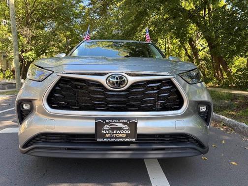 2022 Toyota Highlander LE