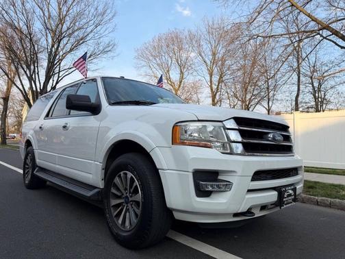 White Platinum Metallic Tri-Coat 2016 Ford Expedition EL XLT
