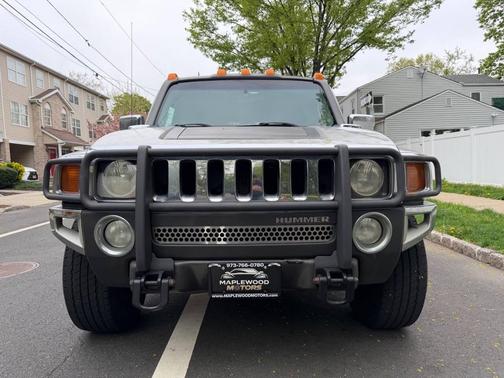 Brown 2006 Hummer H3 Base