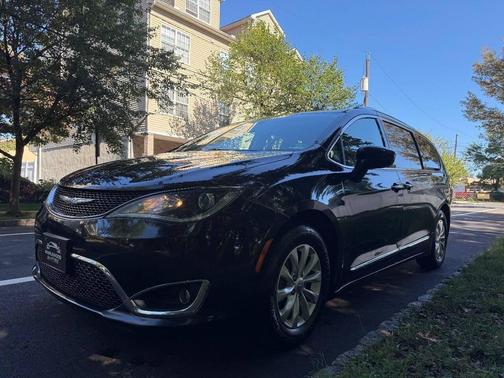 2018 Chrysler Pacifica Touring-L