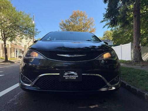 2018 Chrysler Pacifica Touring-L