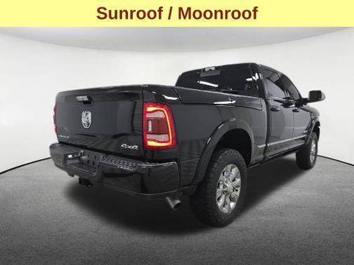 Diamond Black Crystal Pearlcoat 2022 RAM 3500 Limited Crew Cab 4x4 6'4' Box