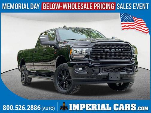 Diamond Black Crystal Pearlcoat 2023 RAM 3500 Big Horn Crew Cab 4x4 8' Box