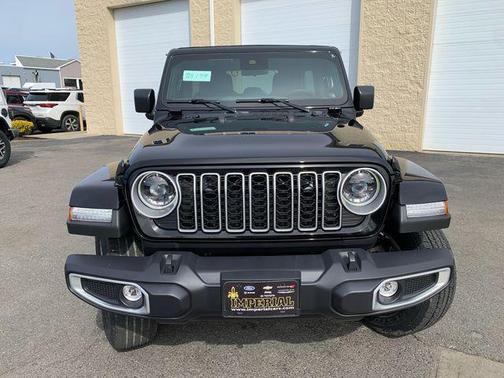 2025 Jeep Wrangler 4-Door Sahara 4x4