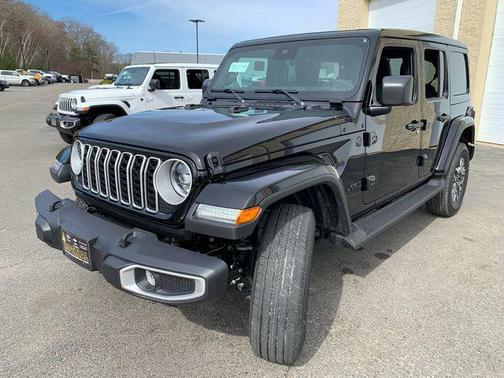 2025 Jeep Wrangler 4-Door Sahara 4x4