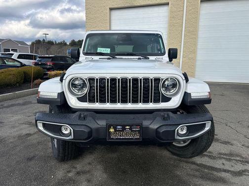 2026 Jeep Wrangler 4-Door Sahara 4x4