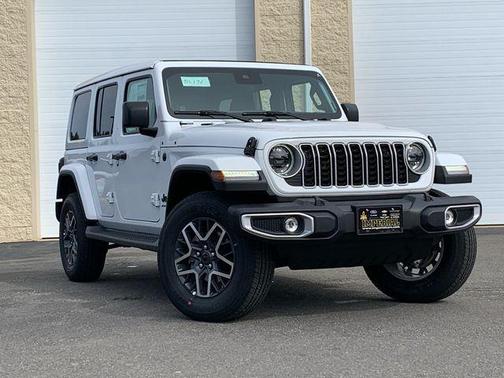 2025 Jeep Wrangler 4-Door Sahara 4x4