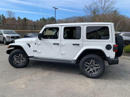 2025 Jeep Wrangler 4-Door Sahara 4x4