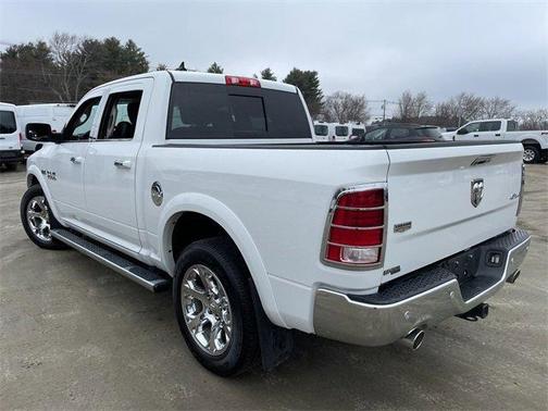 Photo 5 of 30 of 2017 RAM 1500 Laramie