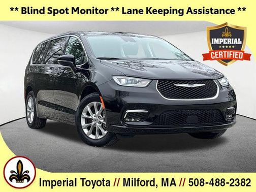 Diamond Black Crystal Pearlcoat 2024 Chrysler Pacifica Touring L