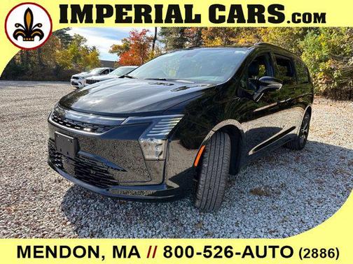 Diamond Black Crystal Pearlcoat 2027 Chrysler Pacifica Limited