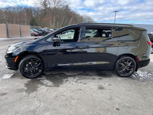 2026 Chrysler Pacifica L