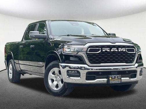 Diamond Black Crystal Pearlcoat 2025 RAM 1500 Big Horn/Lone Star