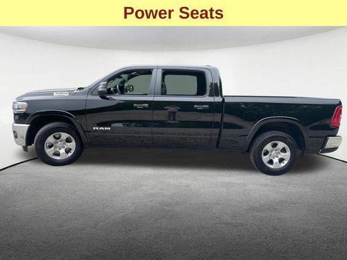 Diamond Black Crystal Pearlcoat 2025 RAM 1500 Big Horn/Lone Star