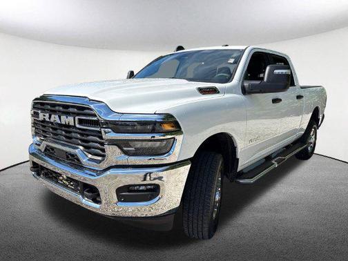 Bright White Clearcoat 2026 RAM 2500 Big Horn Crew Cab 4x4 6'4' Box