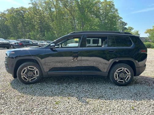 Diamond Black Crystal Pearlcoat 2026 Jeep Cherokee Limited