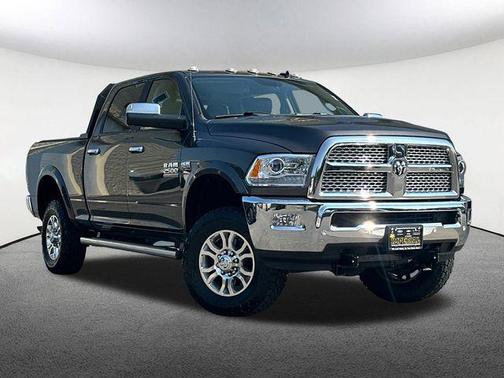 2018 RAM 2500 Laramie Crew Cab 4x4 6'4' Box