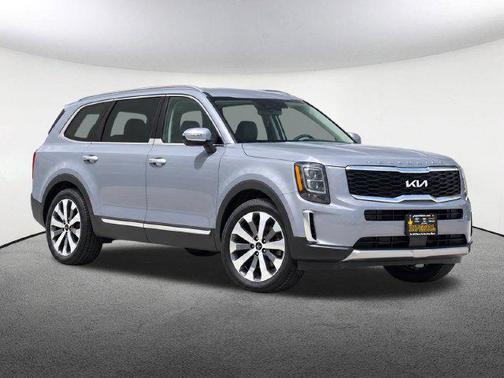 Everlasting Silver 2022 Kia Telluride EX