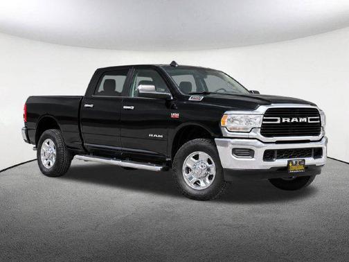 Diamond Black Crystal Pearlcoat 2019 RAM 2500 Big Horn Crew Cab 4x4 6'4' Box