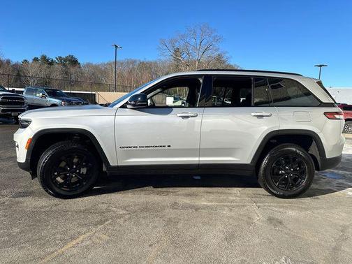 2025 Jeep Grand Cherokee Altitude