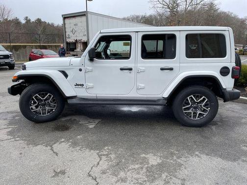 2025 Jeep Wrangler 4-Door Sahara 4x4