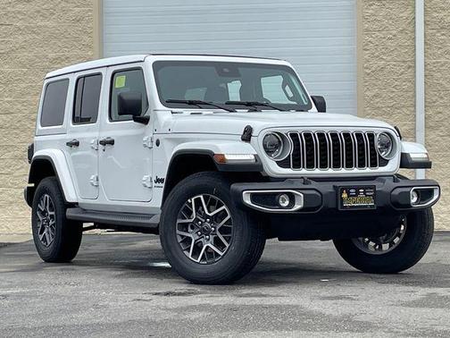 2025 Jeep Wrangler 4-Door Sahara 4x4