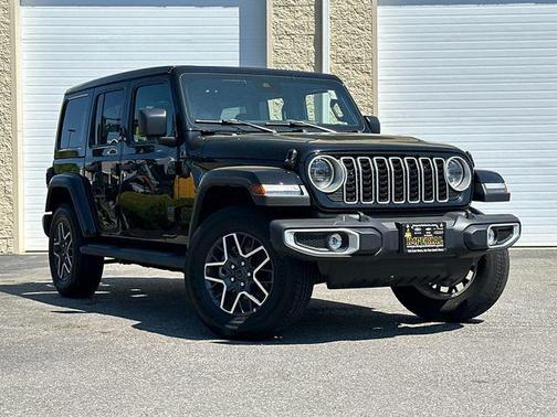 2025 Jeep Wrangler 4-Door Sahara 4x4