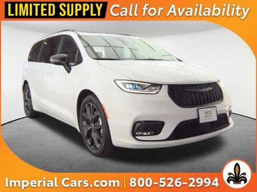 Bright White Clearcoat 2025 Chrysler Pacifica Limited