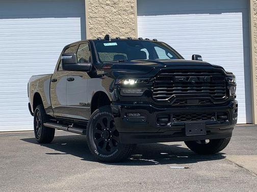 2025 RAM 2500 Big Horn Crew Cab 4x4 6'4' Box