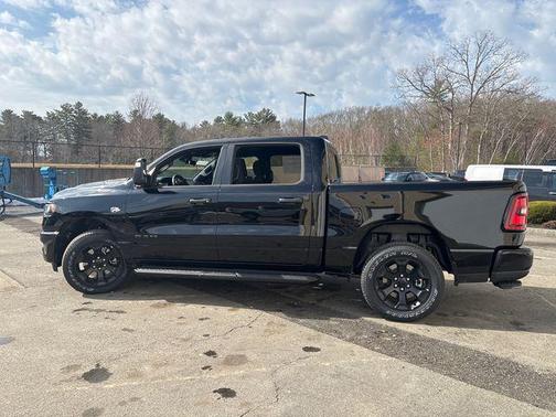 Diamond Black Crystal Pearlcoat 2026 RAM 1500 Express