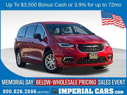 Red Hot Pearlcoat 2026 Chrysler Pacifica L