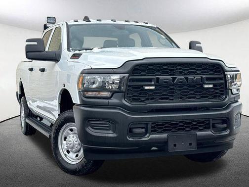 2023 RAM 2500 Tradesman Crew Cab 4x4 6'4' Box