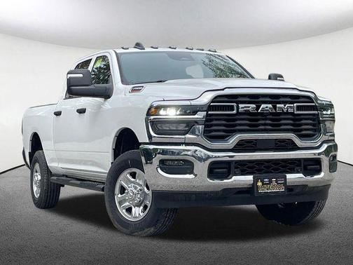 Bright White Clearcoat 2026 RAM 2500 Tradesman Crew Cab 4x4 6'4' Box