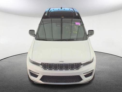 2022 Jeep Grand Cherokee Summit